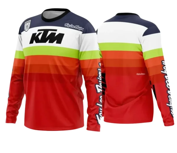 Foto mostrando uma camisa com logo no peito e uma estampa grande nas costas, inspirada no motocross e trilhas, com design moderno e cores vibrantes que destacam o espírito aventureiro e radical do esporte.